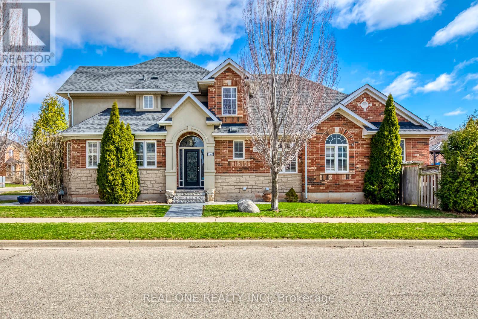 2363 PARKGLEN AVENUE, Oakville, Ontario