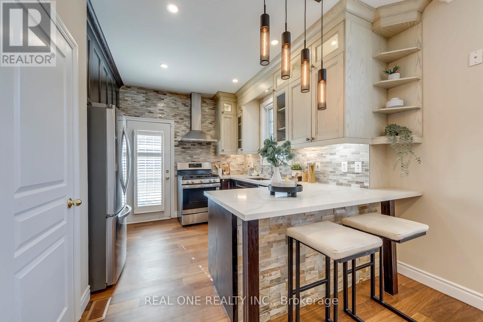 2363 Parkglen Avenue, Oakville, Ontario  L6M 4Y4 - Photo 13 - W12969814