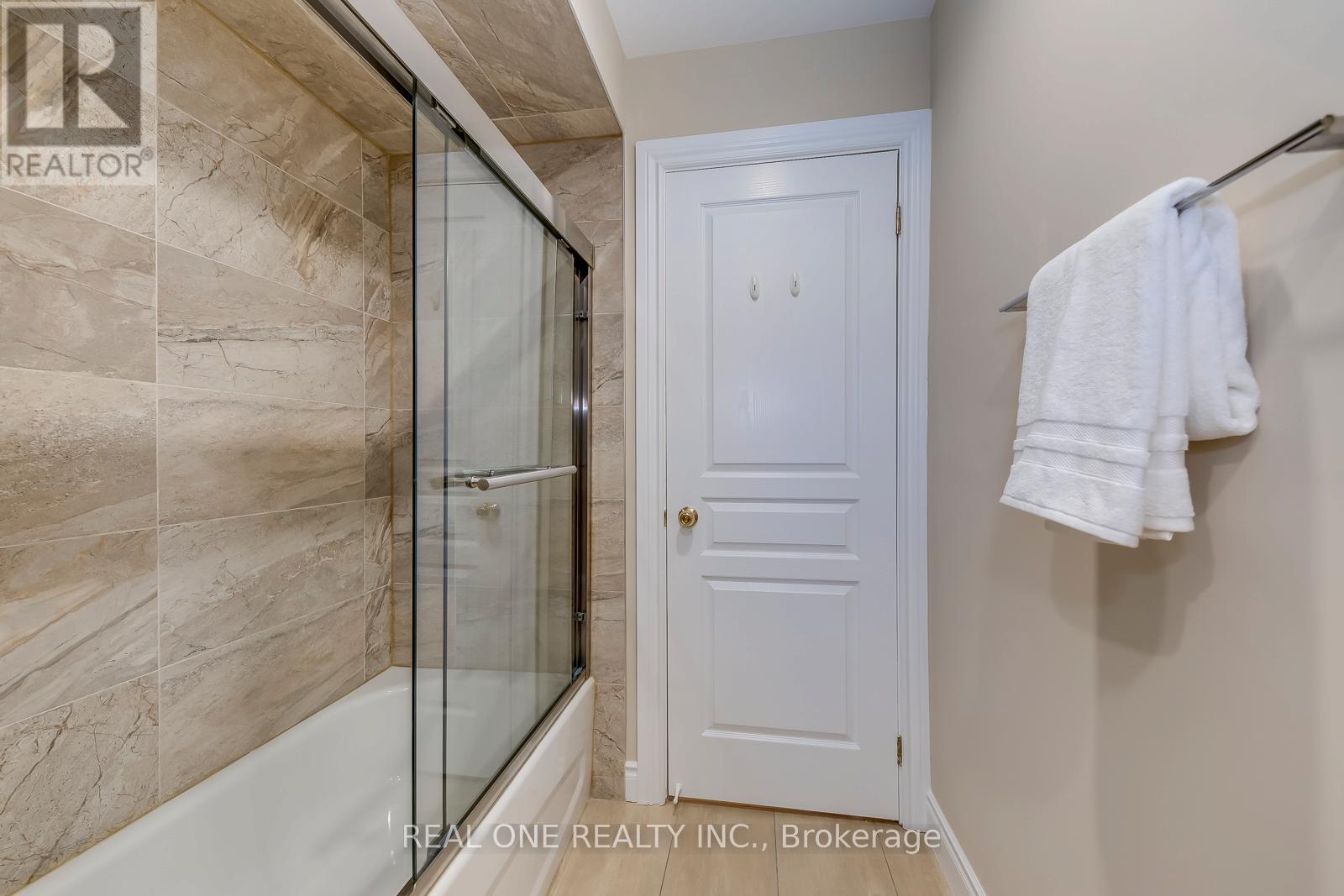 2363 Parkglen Avenue, Oakville, Ontario  L6M 4Y4 - Photo 33 - W12969814