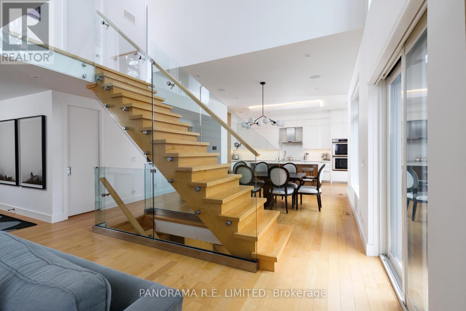 8 Greenford Road, Toronto, Ontario  M9A 3E6 - Photo 10 - W12969870