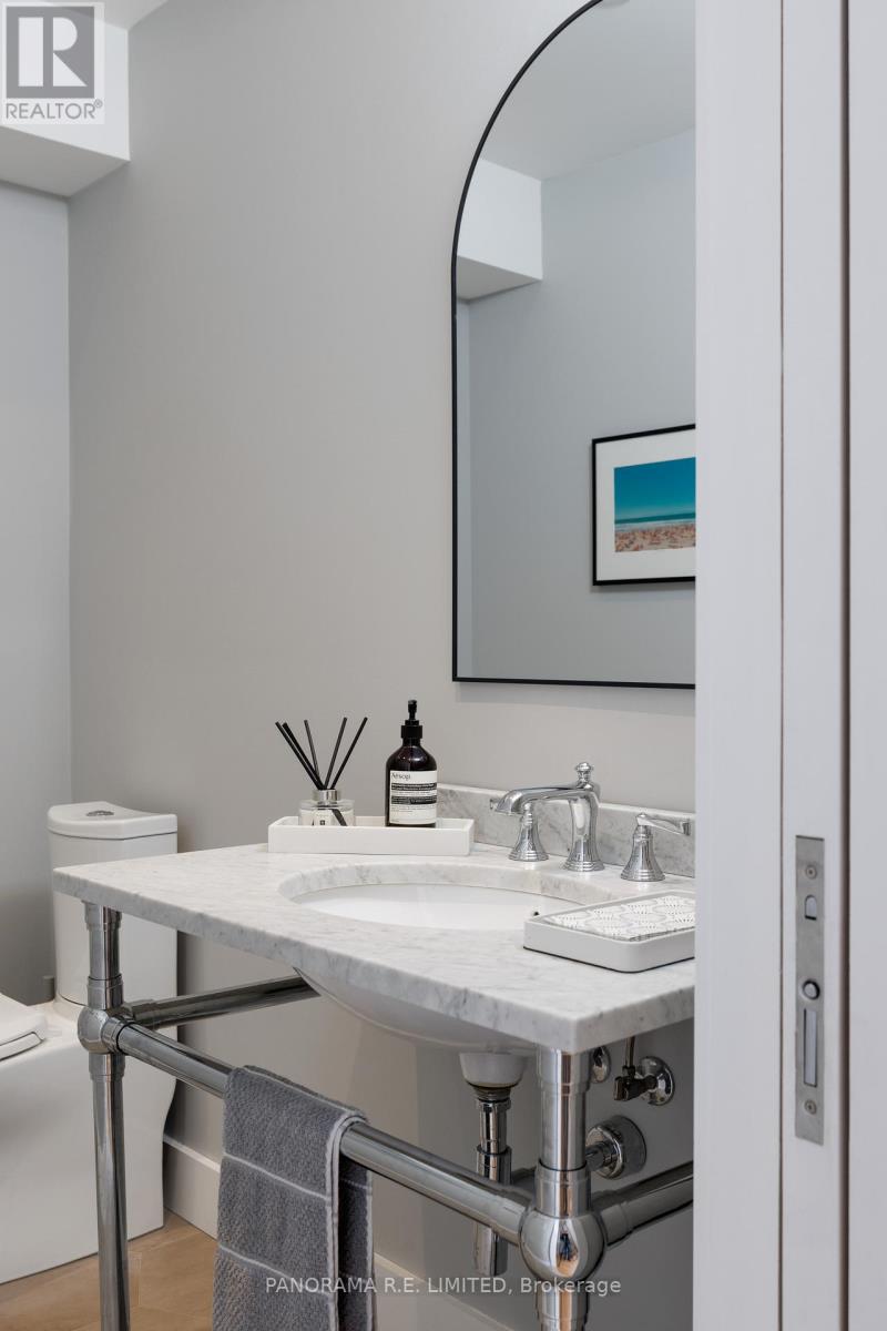 8 Greenford Road, Toronto, Ontario  M9A 3E6 - Photo 22 - W12969870