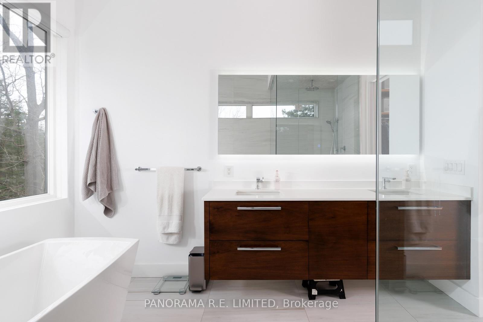 8 Greenford Road, Toronto, Ontario  M9A 3E6 - Photo 32 - W12969870