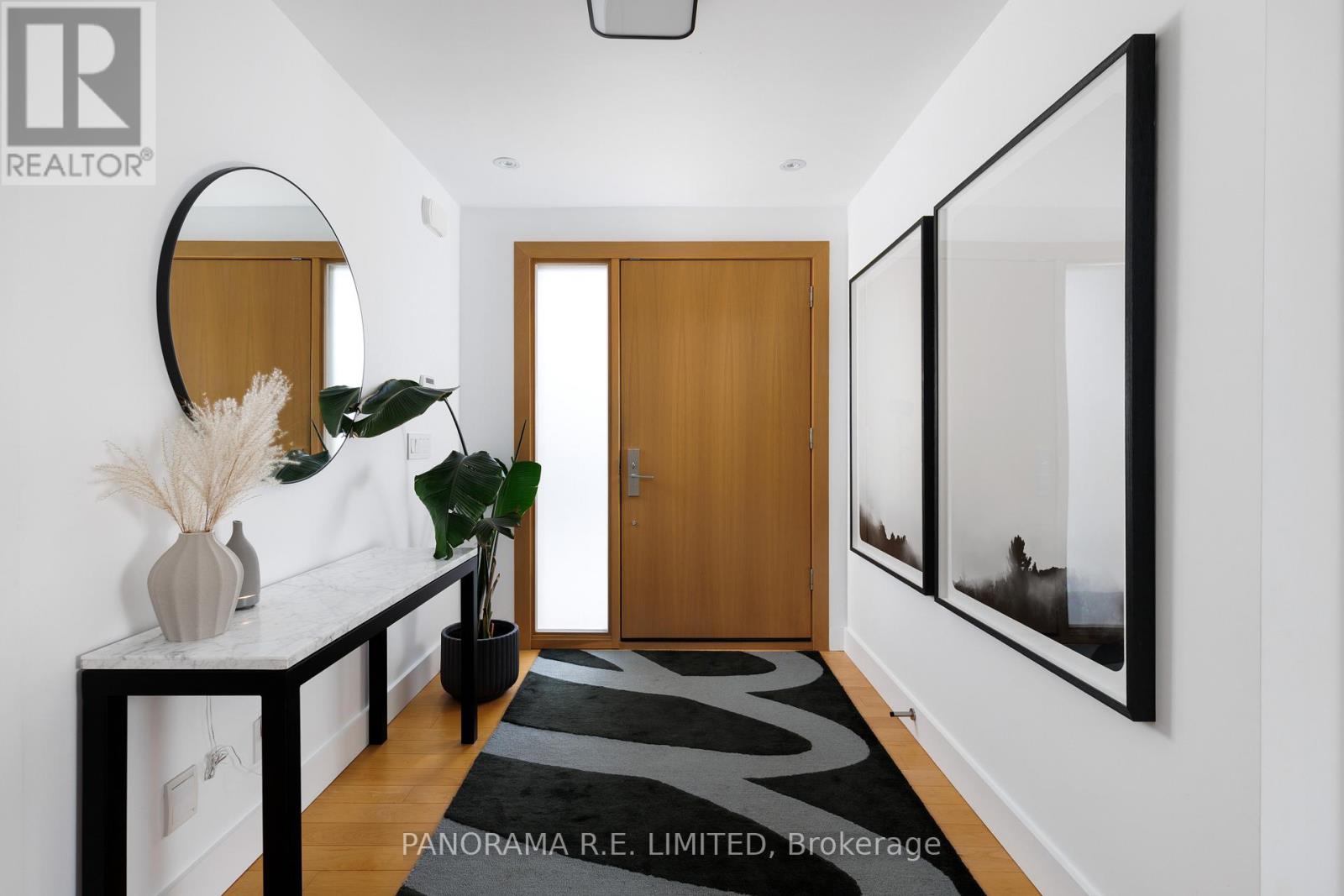 8 Greenford Road, Toronto, Ontario  M9A 3E6 - Photo 4 - W12969870