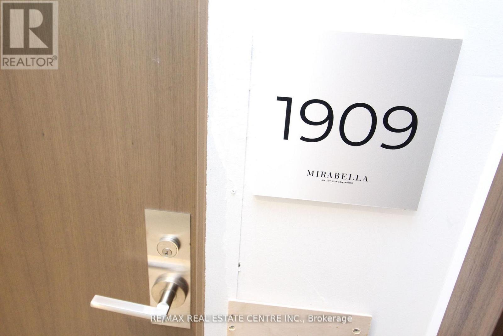 1909 - 1928 Lake Shore Boulevard W, Toronto, Ontario  M6S 1A1 - Photo 4 - W12969888