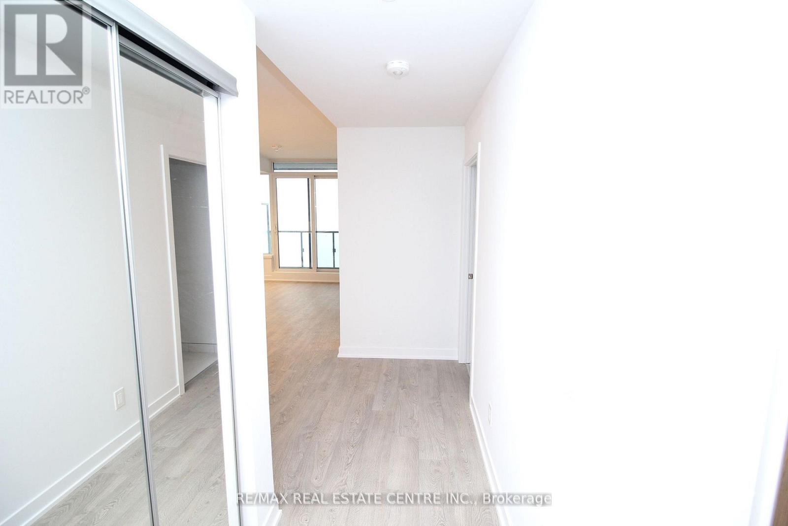 1909 - 1928 Lake Shore Boulevard W, Toronto, Ontario  M6S 1A1 - Photo 6 - W12969888