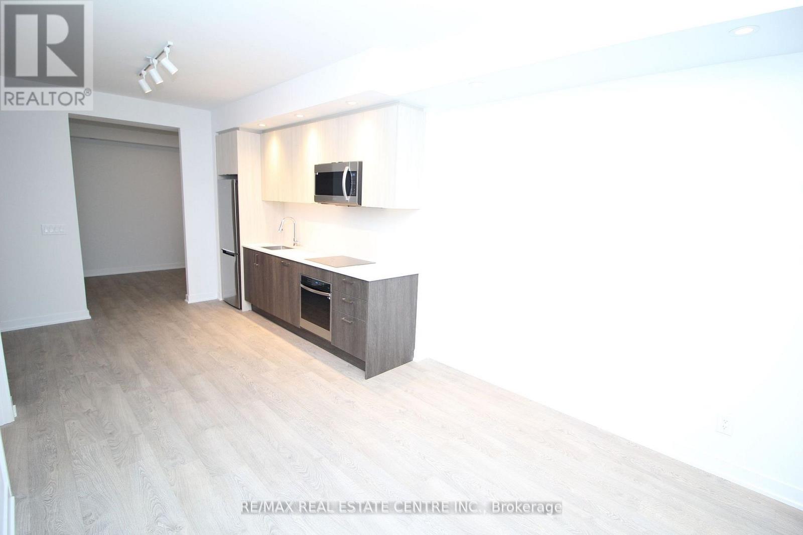 1909 - 1928 Lake Shore Boulevard W, Toronto, Ontario  M6S 1A1 - Photo 8 - W12969888