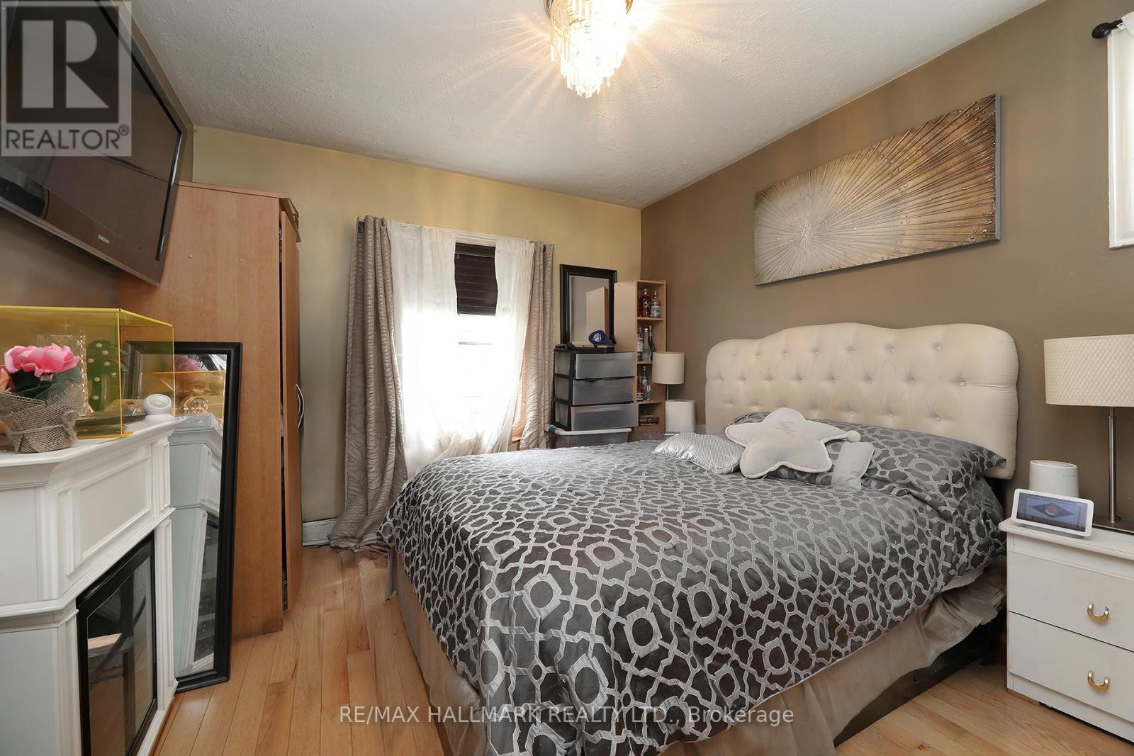 2095 Keele Street, Toronto, Ontario  M6M 3Y8 - Photo 10 - W12969892