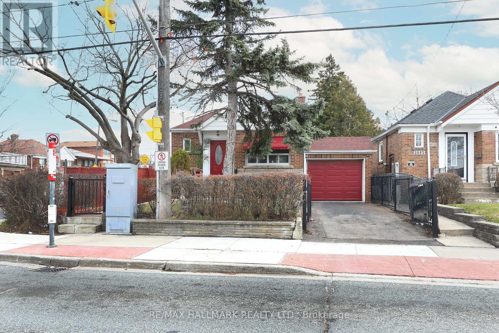 2095 Keele Street, Toronto, Ontario  M6M 3Y8 - Photo 3 - W12969892