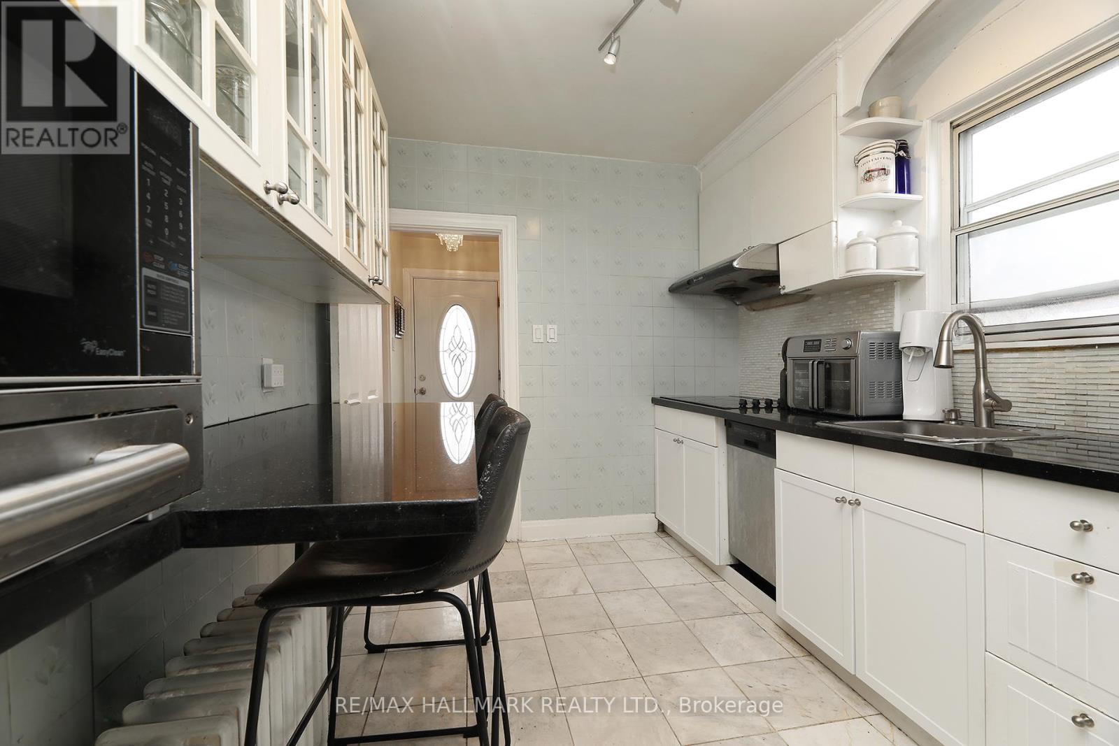 2095 Keele Street, Toronto, Ontario  M6M 3Y8 - Photo 9 - W12969892