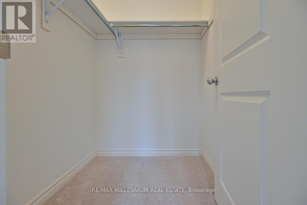 Upper - 92 Adventura Road, Brampton, Ontario  L7A 5A7 - Photo 12 - W12969936