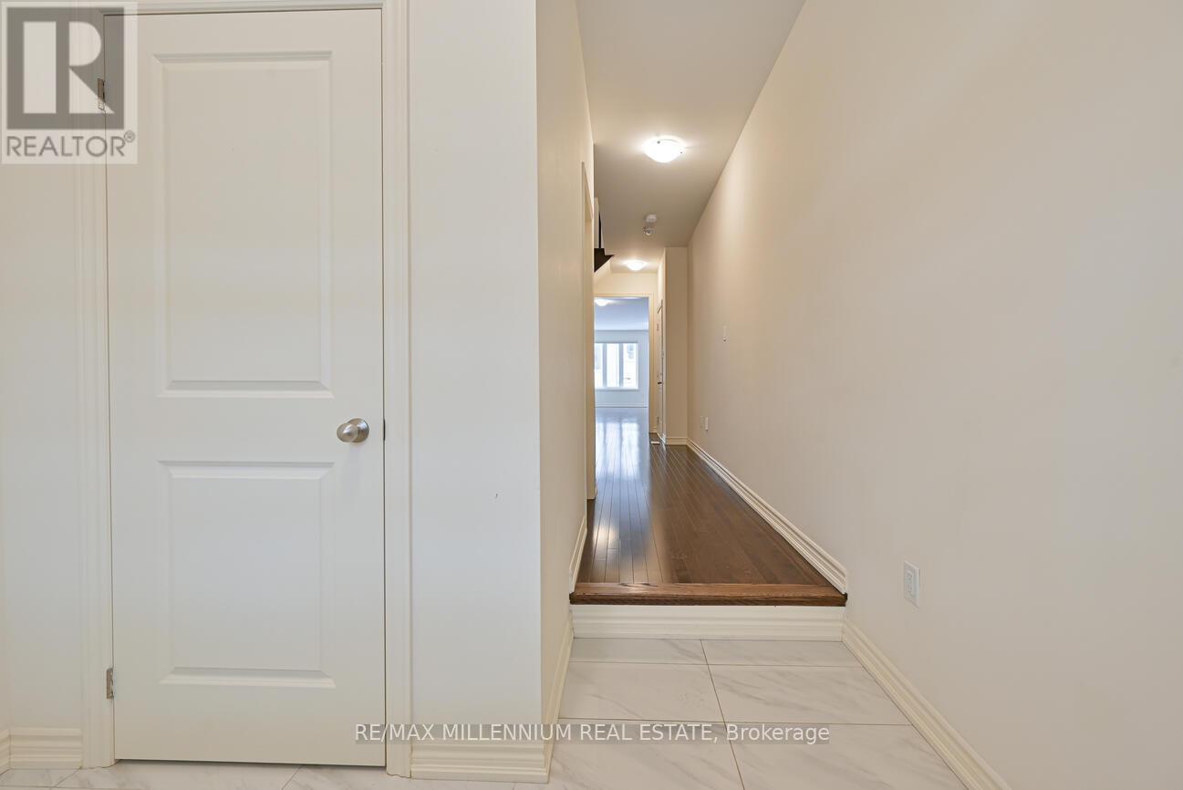 Upper - 92 Adventura Road, Brampton, Ontario  L7A 5A7 - Photo 2 - W12969936