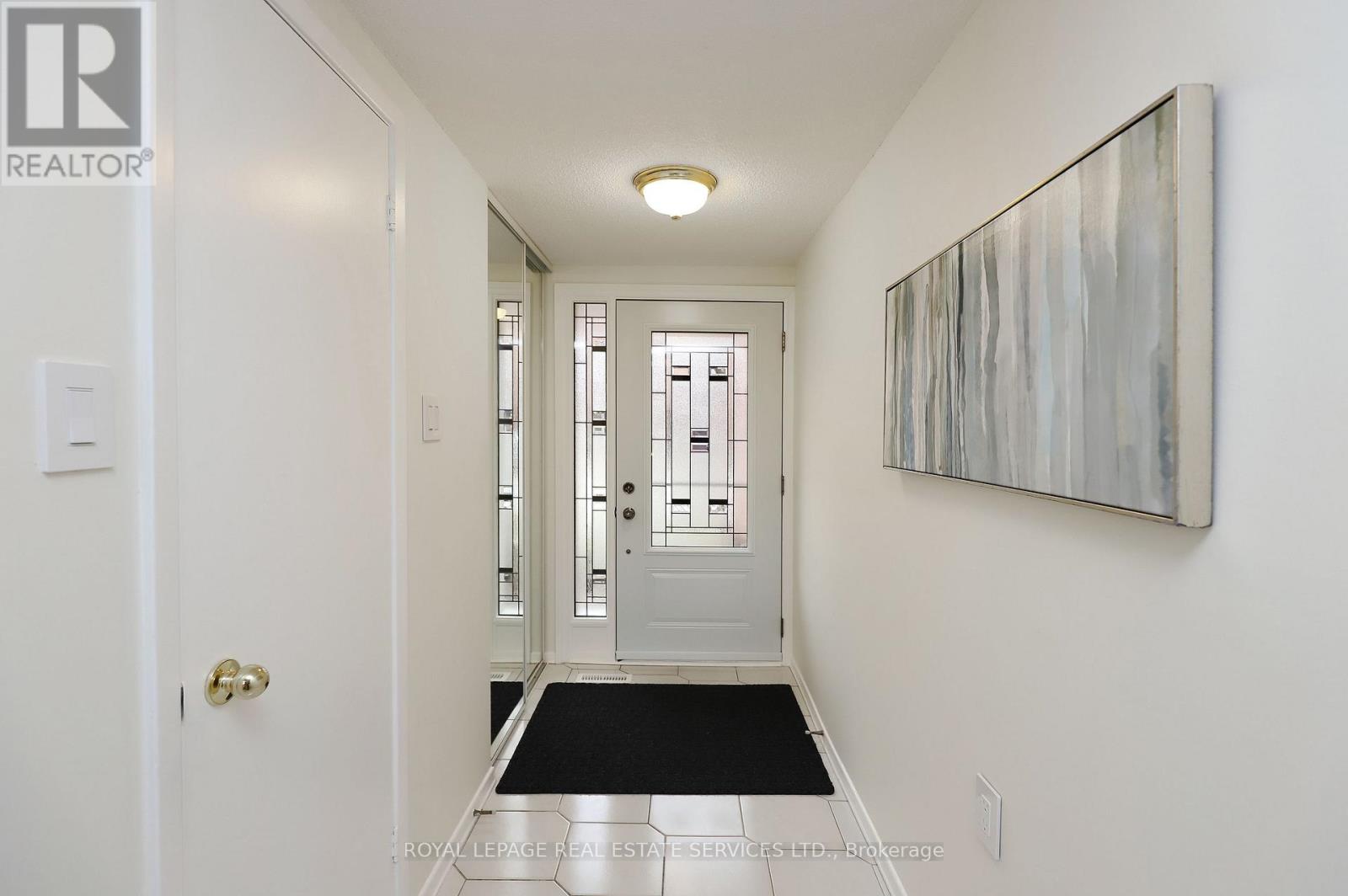 48 - 4165 Fieldgate Drive, Mississauga, Ontario  L4W 2M9 - Photo 3 - W12969944