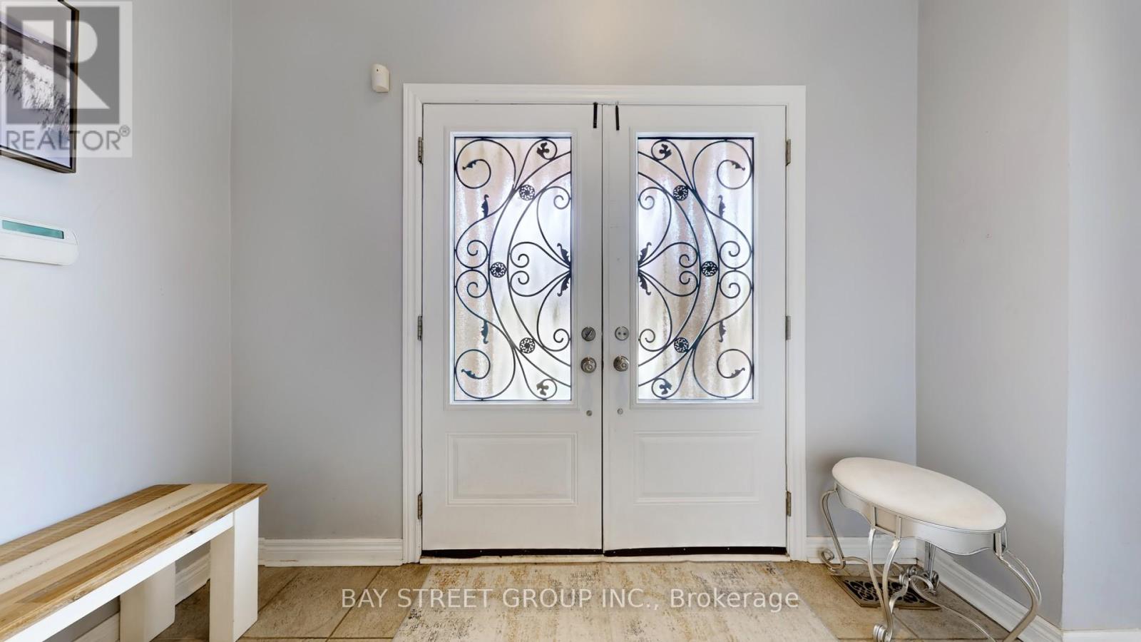 505 Heath Street, Oakville, Ontario  L6H 7M2 - Photo 10 - W12969950