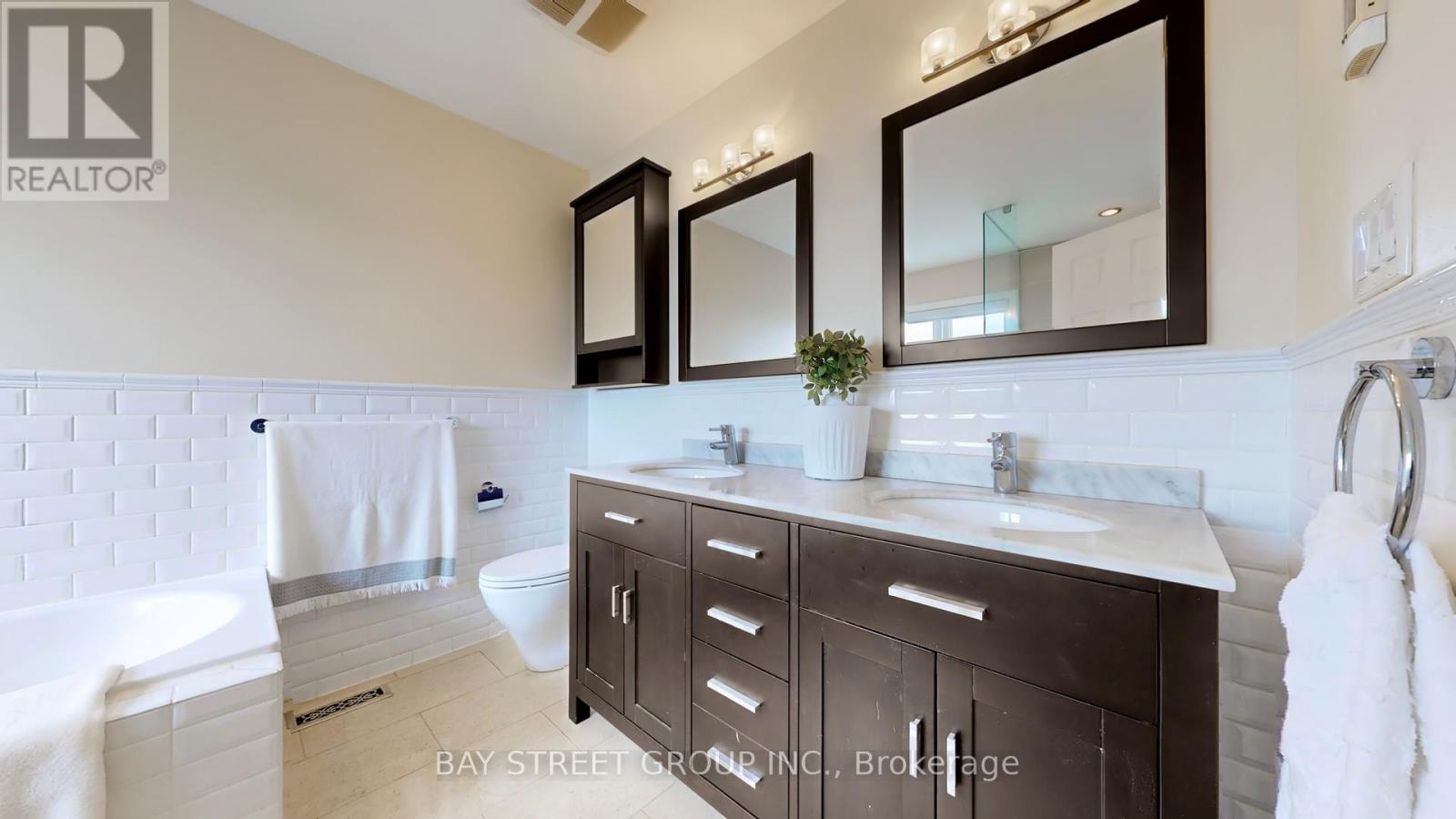 505 Heath Street, Oakville, Ontario  L6H 7M2 - Photo 15 - W12969950