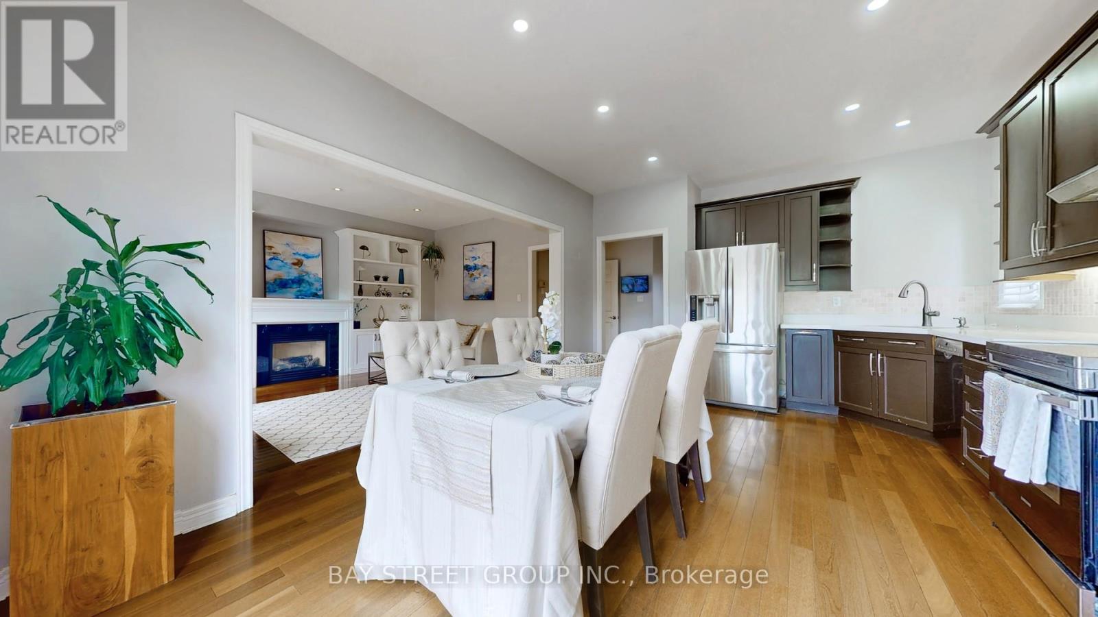 505 Heath Street, Oakville, Ontario  L6H 7M2 - Photo 7 - W12969950