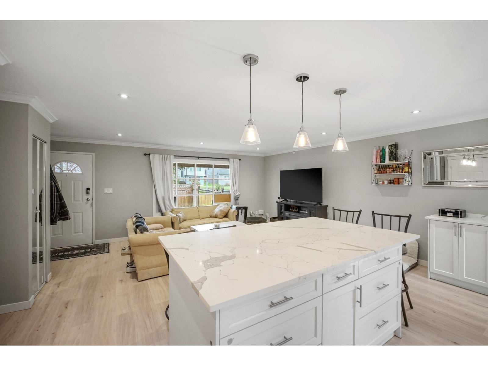 32315 14th Avenue, Mission, British Columbia  V2V 2N6 - Photo 4 - R3108310