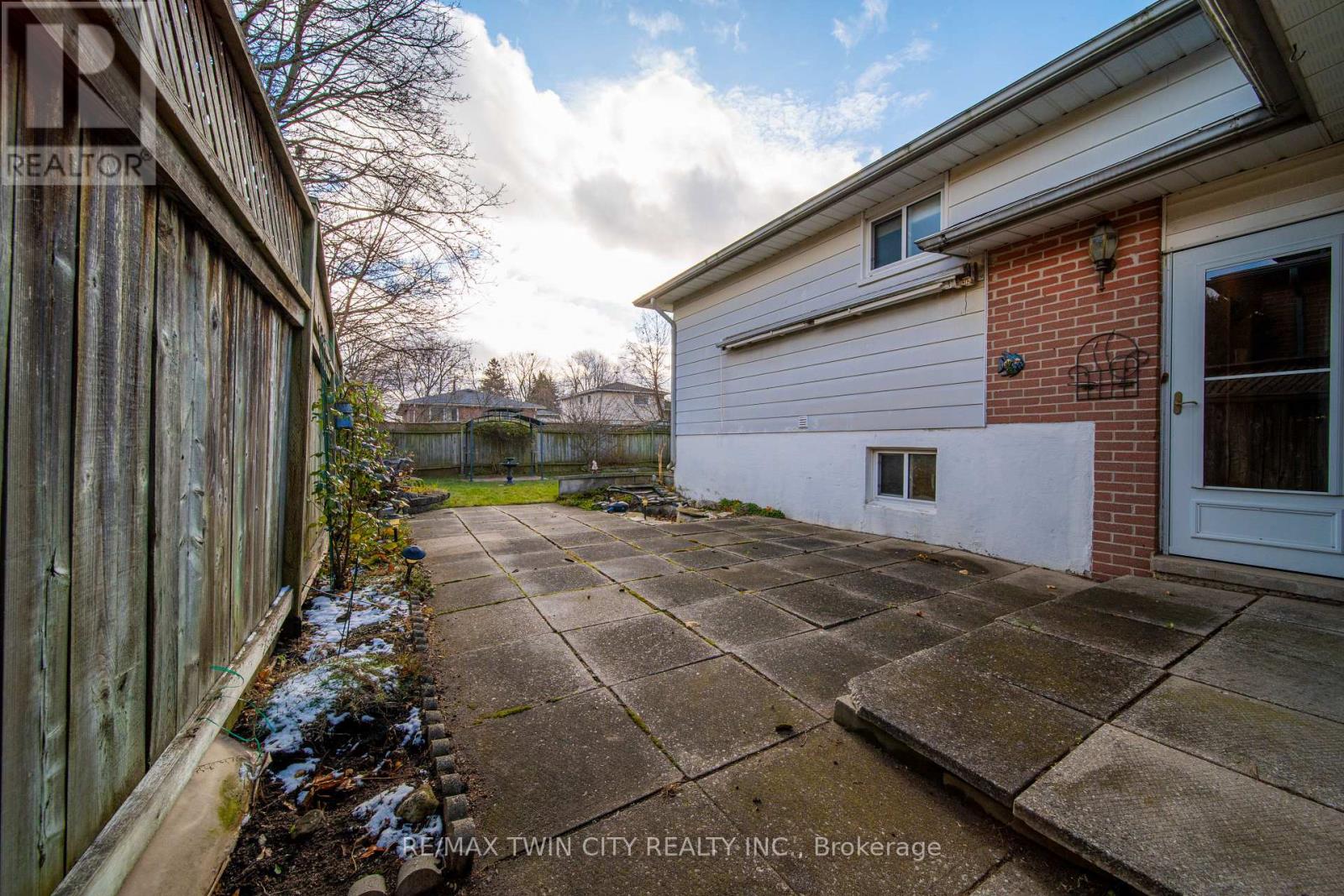 1209 Valentine Drive, Cambridge, Ontario  N3H 2P1 - Photo 32 - X12969574