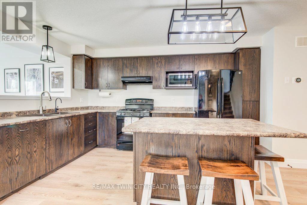 64 Smith's Creek Drive, Wilmot, Ontario  N3A 0B3 - Photo 12 - X12969630