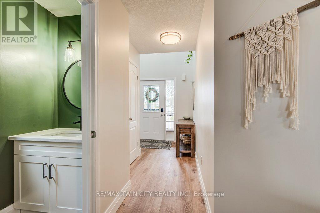 64 Smith's Creek Drive, Wilmot, Ontario  N3A 0B3 - Photo 9 - X12969630