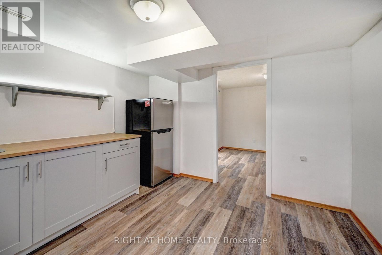 39 Southwood Drive, Kitchener, Ontario  N2E 2E6 - Photo 36 - X12969632