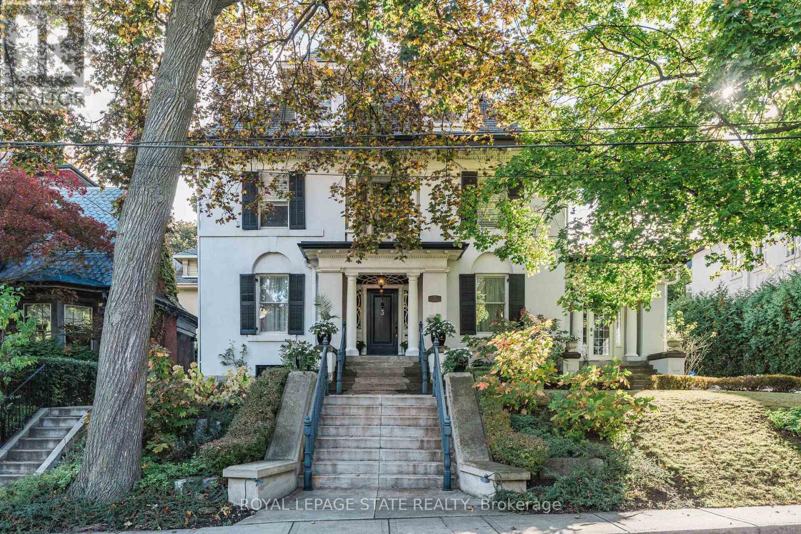 3 TURNER AVENUE, Hamilton, Ontario