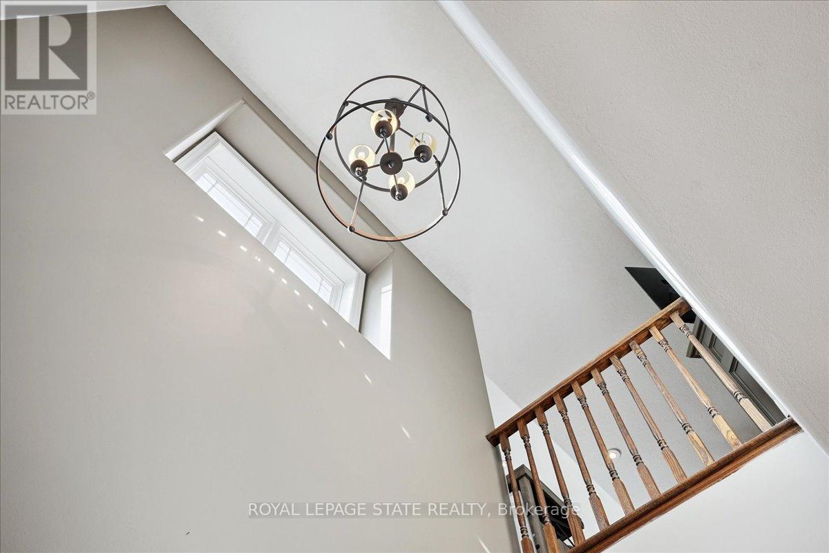 95 Hemlock Way, Grimsby, Ontario  L3M 0A9 - Photo 12 - X12969672