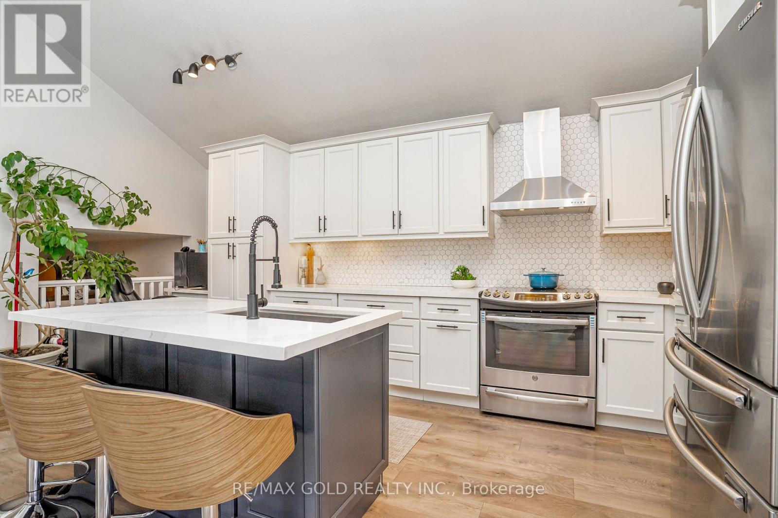 22 Martson Crescent, Cambridge, Ontario  N3C 4G3 - Photo 14 - X12969690