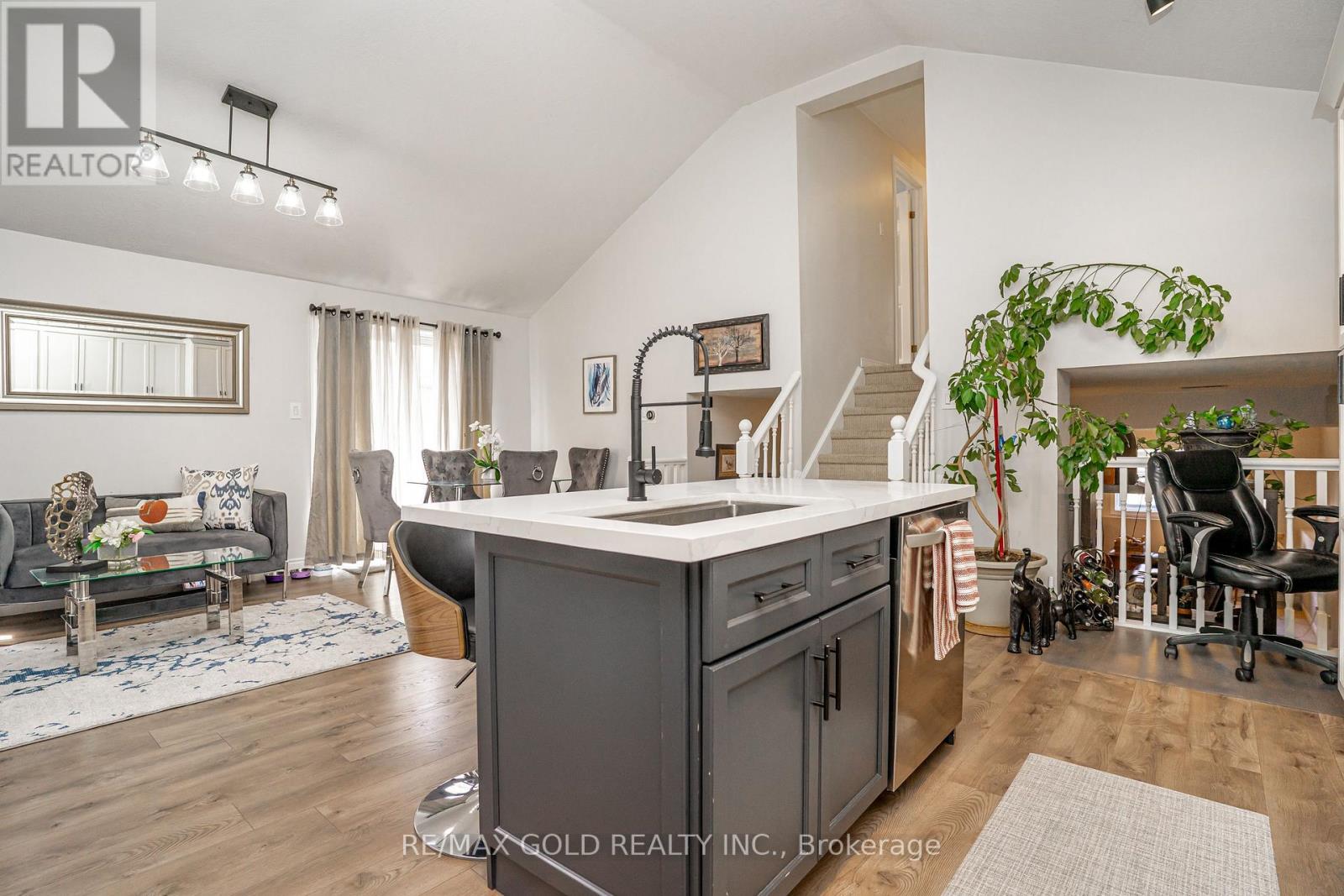 22 Martson Crescent, Cambridge, Ontario  N3C 4G3 - Photo 15 - X12969690