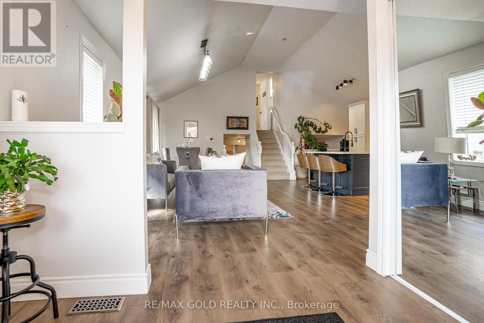 22 Martson Crescent, Cambridge, Ontario  N3C 4G3 - Photo 5 - X12969690