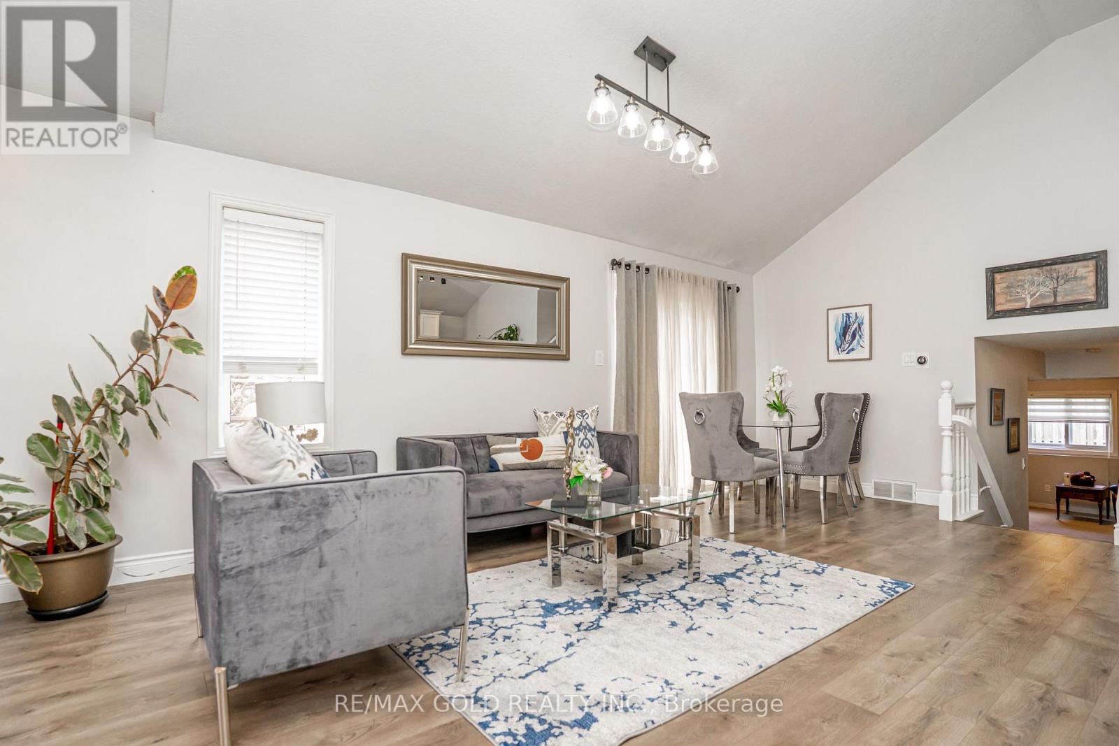 22 Martson Crescent, Cambridge, Ontario  N3C 4G3 - Photo 7 - X12969690