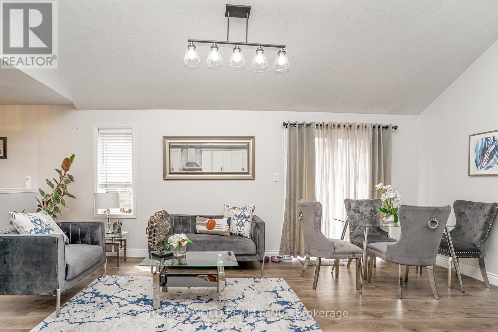 22 Martson Crescent, Cambridge, Ontario  N3C 4G3 - Photo 9 - X12969690