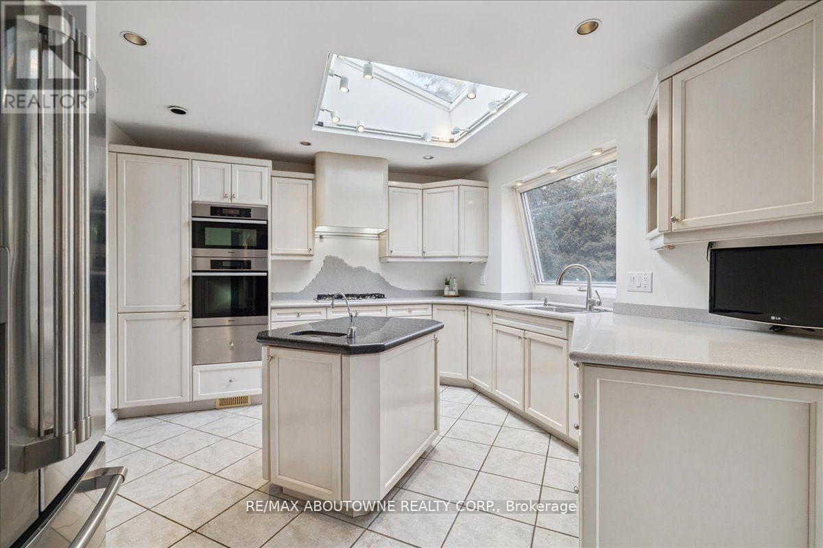 25 Bannisdale Way, Hamilton, Ontario  L0R 1H2 - Photo 13 - X12969710