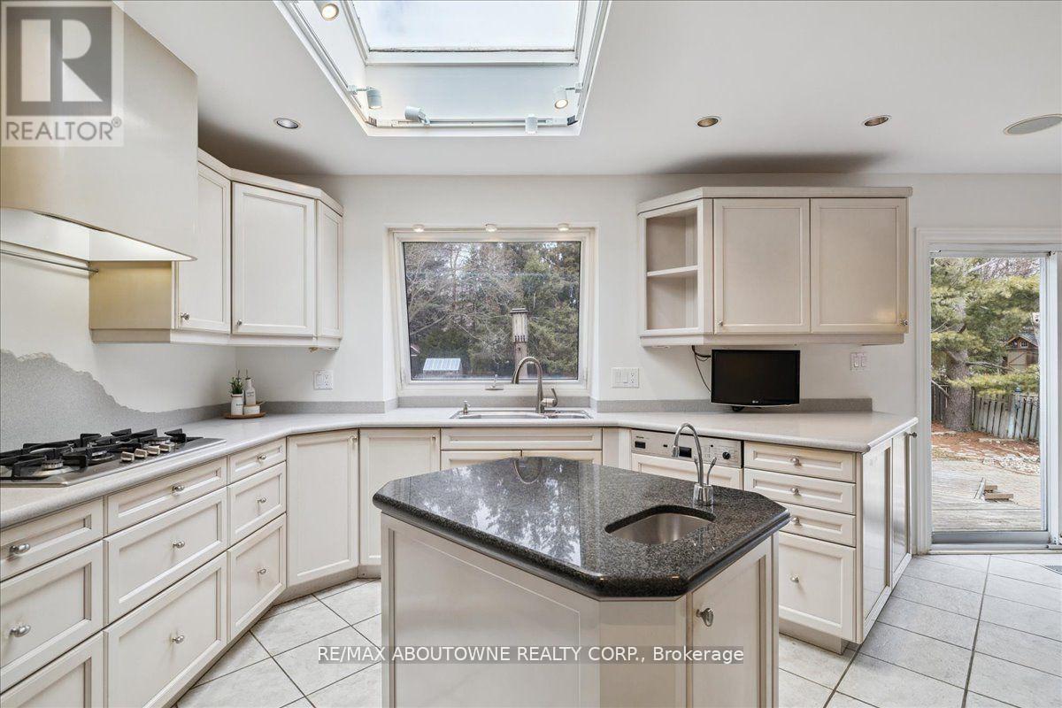 25 Bannisdale Way, Hamilton, Ontario  L0R 1H2 - Photo 14 - X12969710