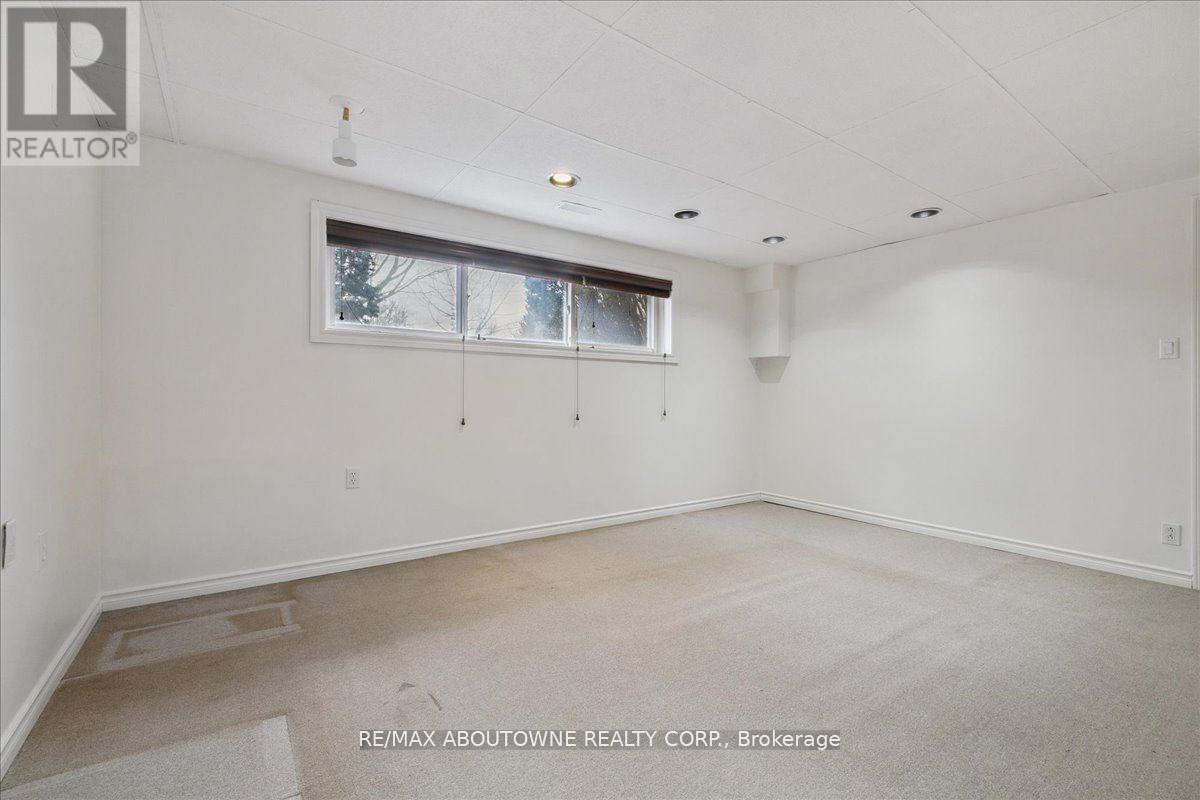 25 Bannisdale Way, Hamilton, Ontario  L0R 1H2 - Photo 34 - X12969710