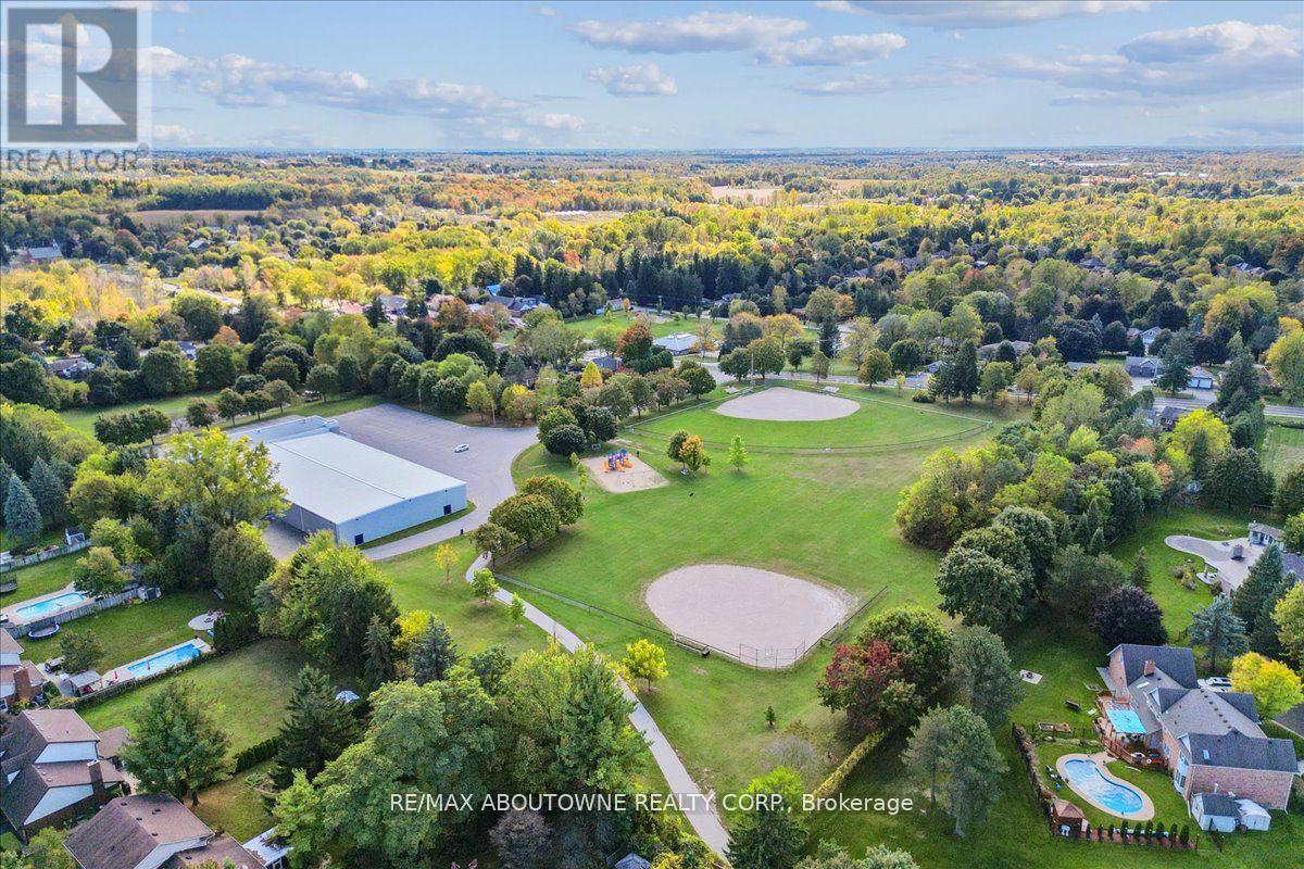 25 Bannisdale Way, Hamilton, Ontario  L0R 1H2 - Photo 50 - X12969710