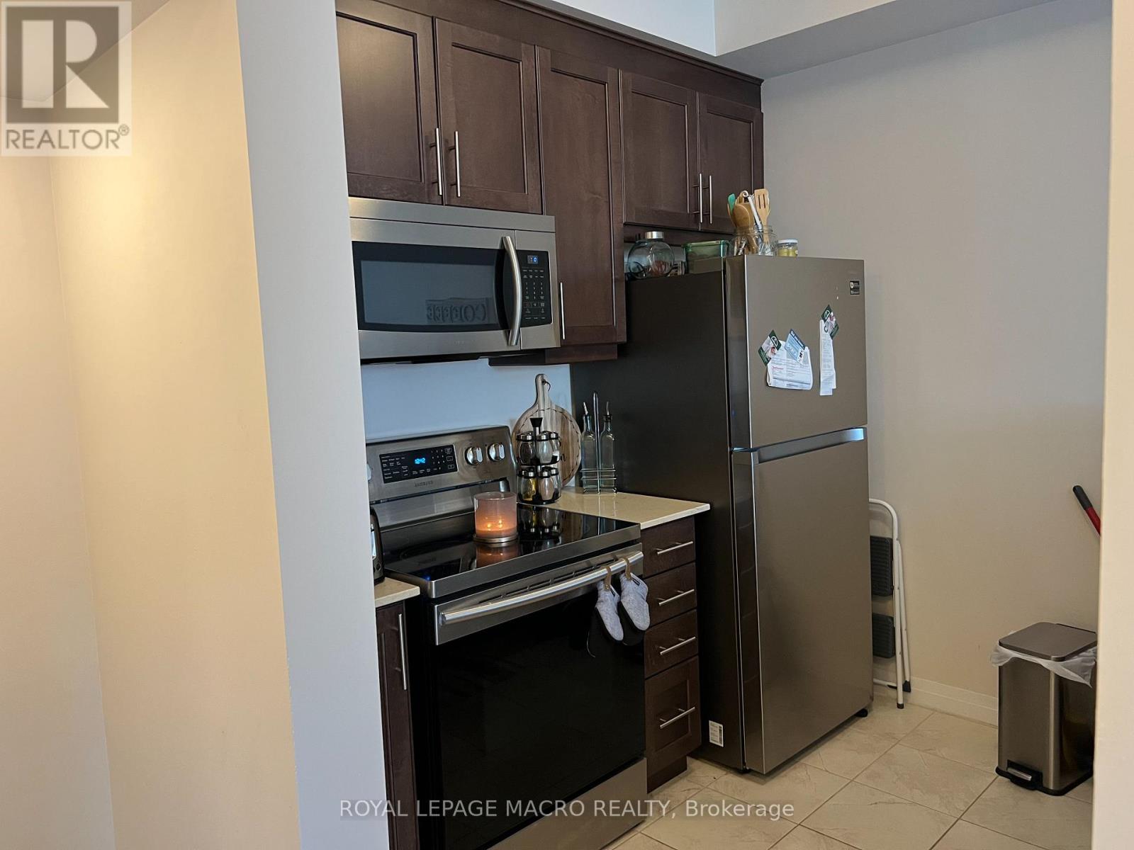 12 Workman Lane, Hamilton, Ontario  L9G 0H2 - Photo 7 - X12969722