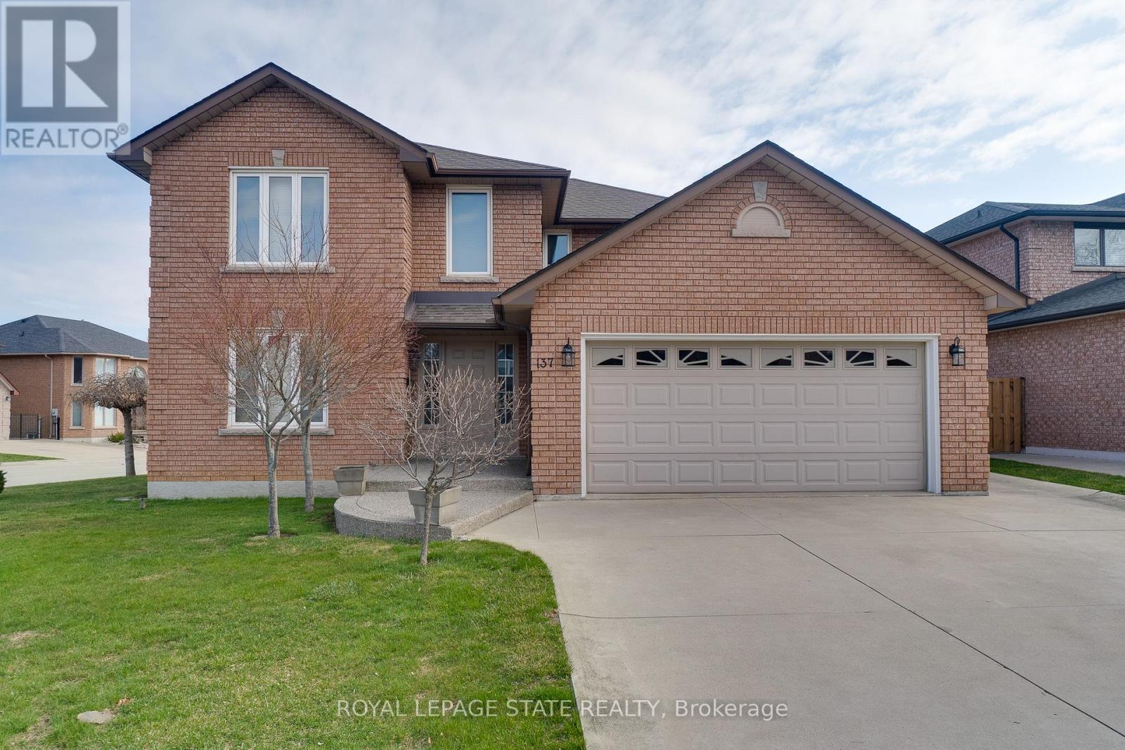 137 National Drive, Hamilton (Gershome), Ontario  L8G 5B3 - Photo 2 - X12969770