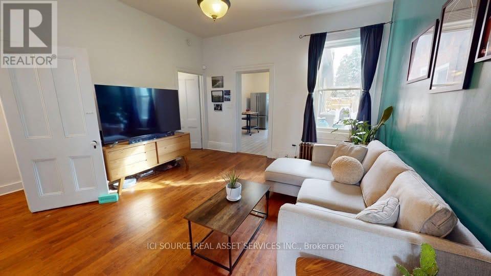 132 Ferguson Avenue N, Hamilton, Ontario  L8R 1L7 - Photo 2 - X12969782