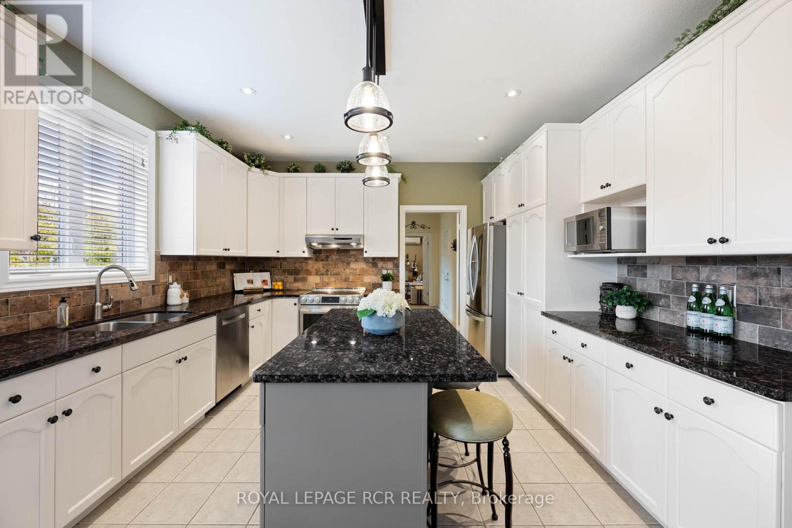 32 Headwaters Lane, Mono, Ontario  L9W 5K3 - Photo 11 - X12969798