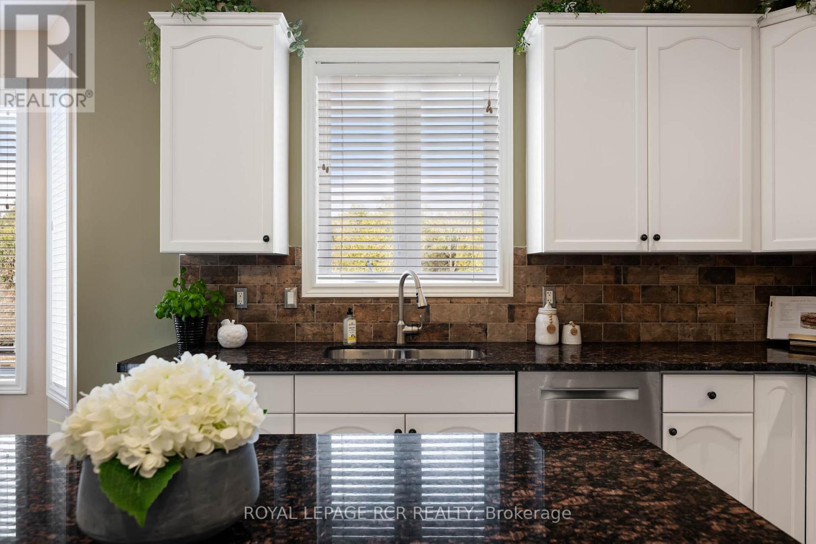 32 Headwaters Lane, Mono, Ontario  L9W 5K3 - Photo 12 - X12969798