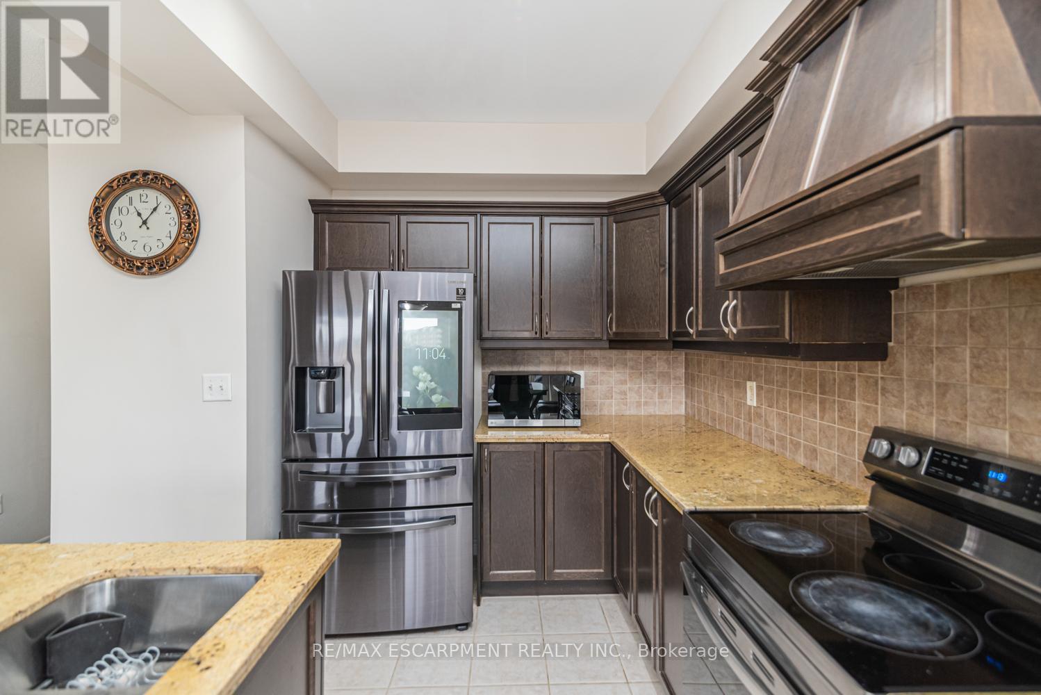 13 - 370 Stonehenge Drive, Hamilton, Ontario  L9K 0H9 - Photo 12 - X12969812