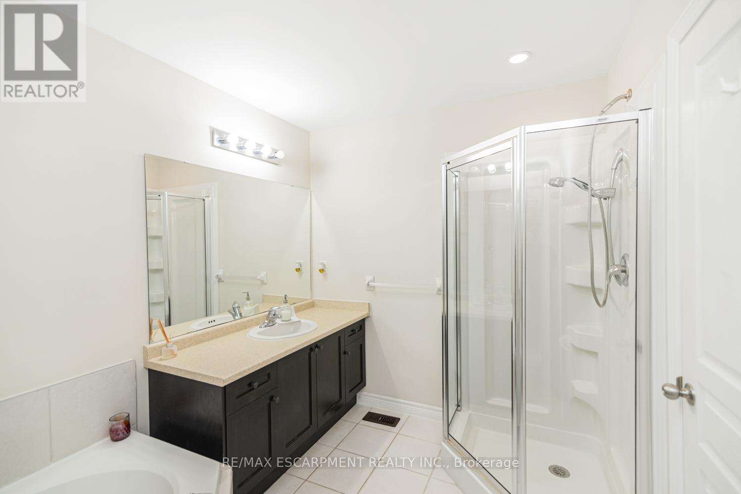 13 - 370 Stonehenge Drive, Hamilton, Ontario  L9K 0H9 - Photo 31 - X12969812