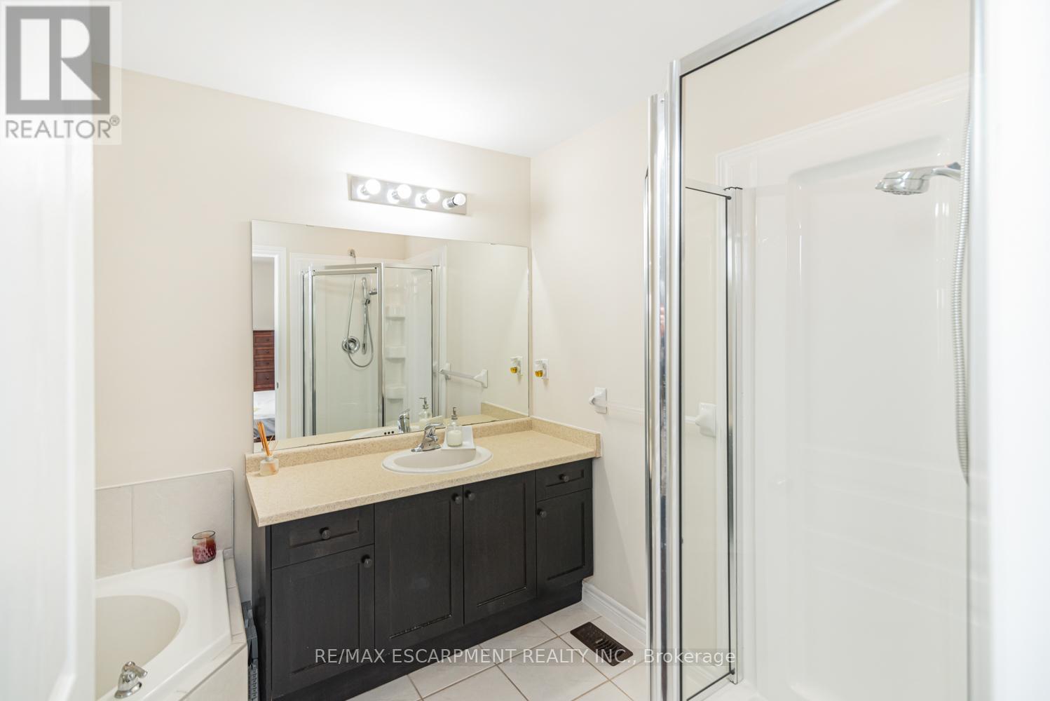 13 - 370 Stonehenge Drive, Hamilton, Ontario  L9K 0H9 - Photo 32 - X12969812