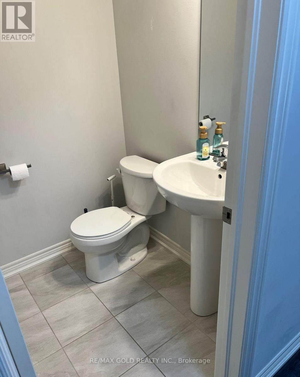 36 Damude Avenue, Thorold, Ontario  L2V 0G6 - Photo 11 - X12969844