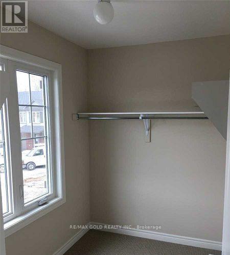 36 Damude Avenue, Thorold, Ontario  L2V 0G6 - Photo 6 - X12969844