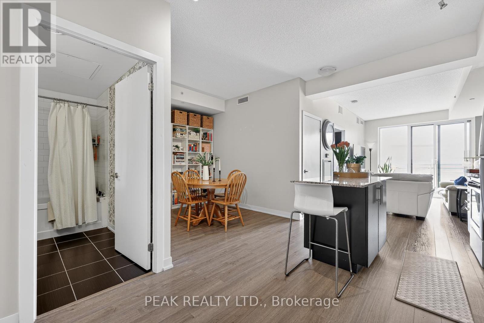 1006 - 85 Duke Street W, Kitchener, Ontario  N2H 0B7 - Photo 11 - X12969890