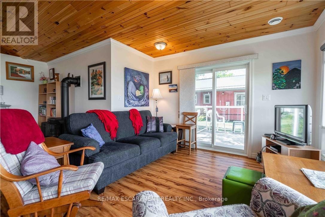 2399 Lakeshore Road, Haldimand, Ontario  N1A 2W8 - Photo 10 - X12969922