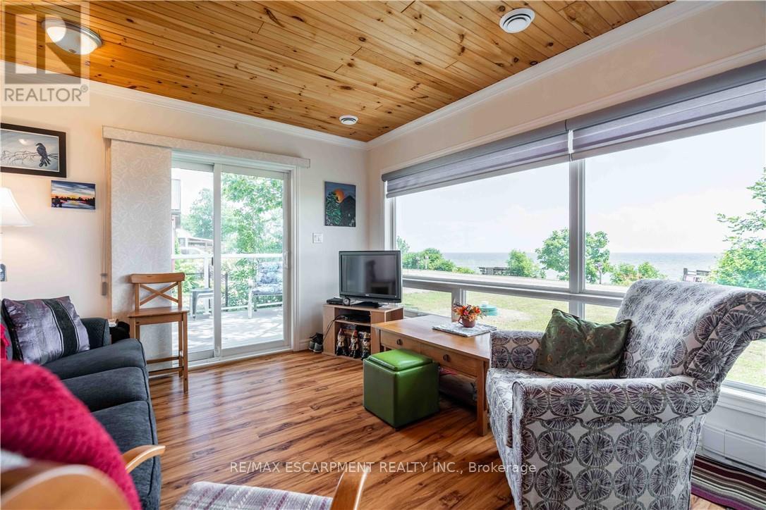 2399 Lakeshore Road, Haldimand, Ontario  N1A 2W8 - Photo 9 - X12969922