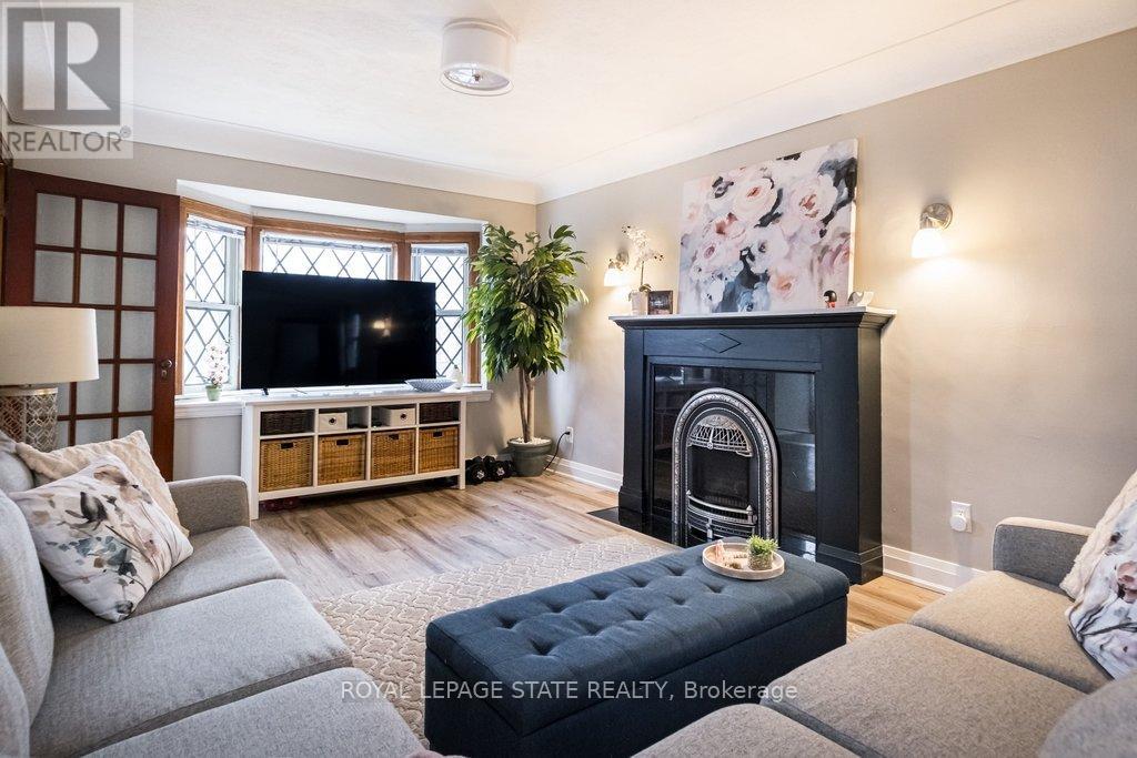 143 Huxley Avenue S, Hamilton, Ontario  L8K 2P9 - Photo 3 - X12969924