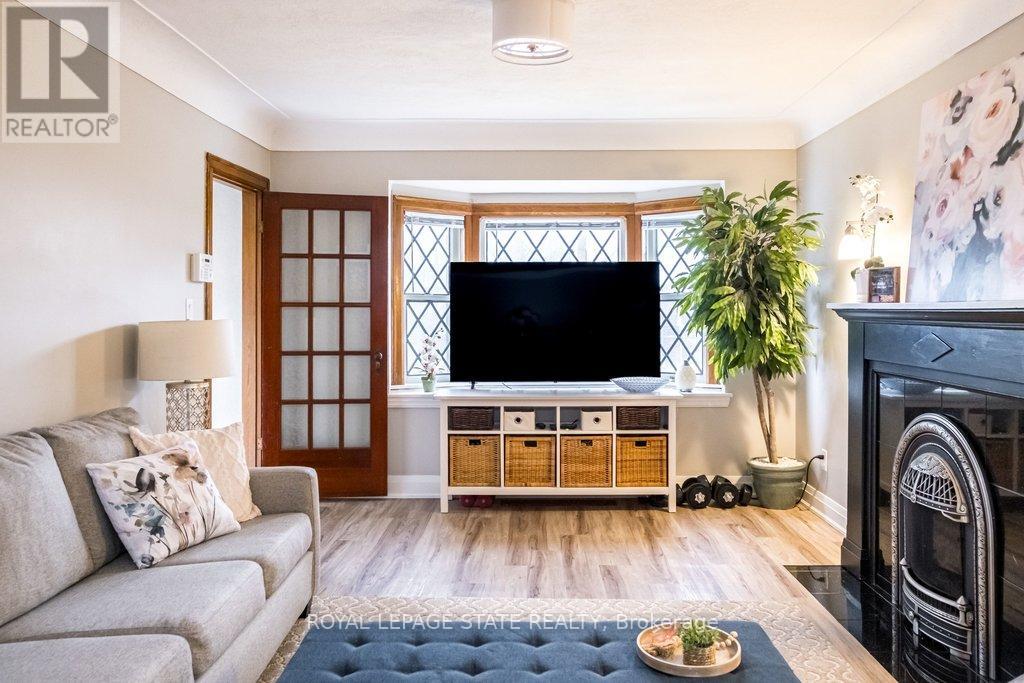 143 Huxley Avenue S, Hamilton, Ontario  L8K 2P9 - Photo 4 - X12969924